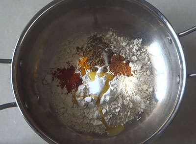 coriander leaves for masala chapati or khara chapathi