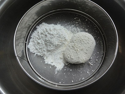 sieve maida flour and rice flour for kodubale or kodbale
