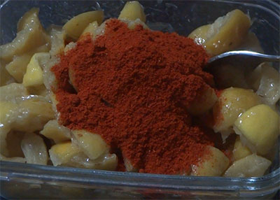 red chilli powder for lemon pickle or nimbe hannina uppinakayi