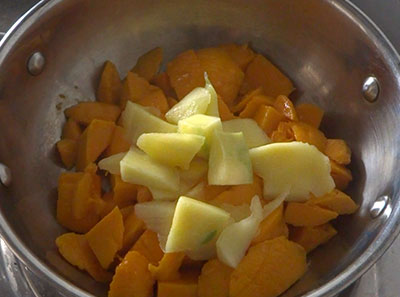 mango and raw mango for mango frooti juice or maaza juice