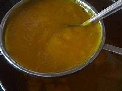 filtering mango frooti juice or maaza juice