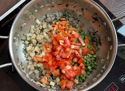 tomato for masale avalakki or masala poha recipe