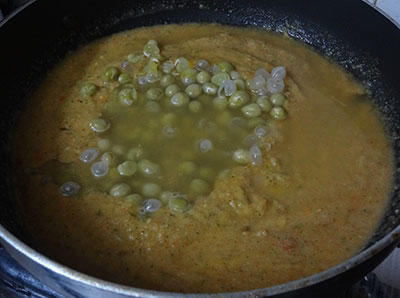green peas and water for masala puri