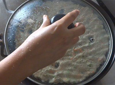 making masale jolada rotti or masala jowar roti recipe