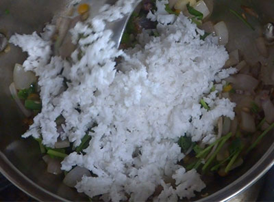 grated coconut for onion coriander leaves chutney