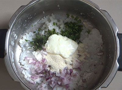curd for paddu using leftover rice