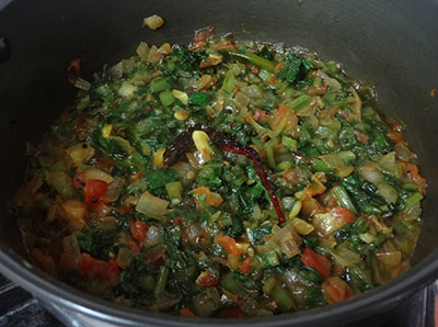 cooked palak leaves for Palak soppina palle or palak dal