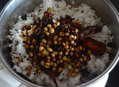 grinding masala for pineaple menaskai or ananas gojju