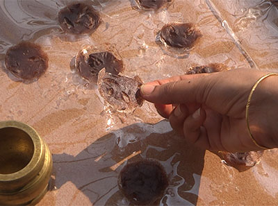 drying ragi sandige or finger millet fryum