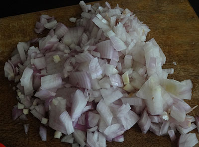 chopped onion for rava uttapam or instant rave uthappa