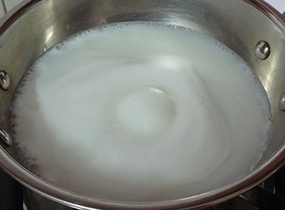 boiling milk and water for rave parota or rava paratha