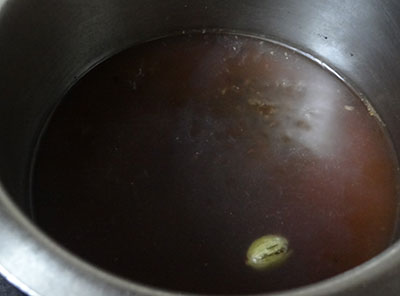 boiling pepper tea for sore throat home remedy or throat infection