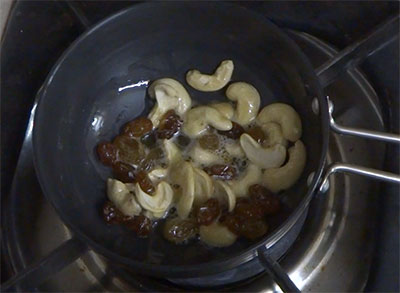 cashews and raisins for sabudana halwa or sabbakki halwa