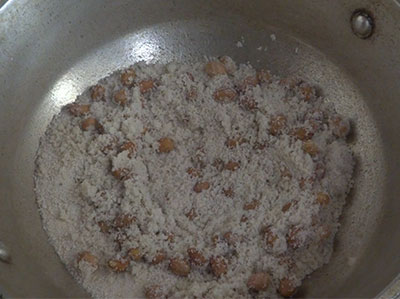 roasting peanuts forhome made salted kadelkai or shenga