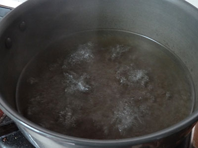 boiling water for seke undlaka or ammini kozhukattai