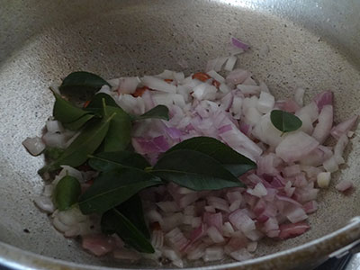 onion and curry leaves for shavige chitranna or oggarane