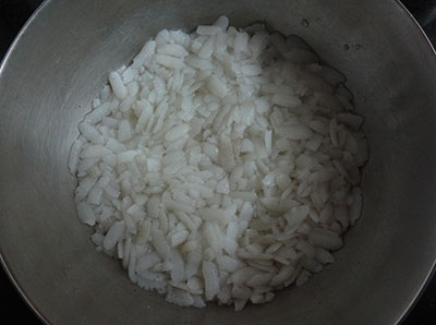 soak beaten rice for siridhanya idli or millets idli