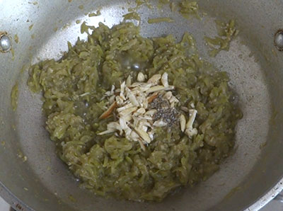 cashews for sorekai halwa or doodhi halwa