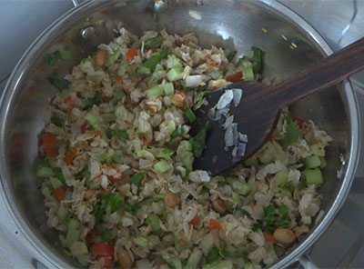 mixing southekayi avalakki or cucumber poha