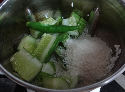 grind the rice for cucumber neer dosa or southekayi neer dose