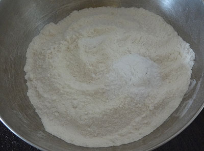 flour and baking soda for steamed eggless cake