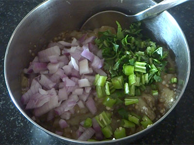 onion, green chili and coriander leaves for sutta badanekayi gojju
