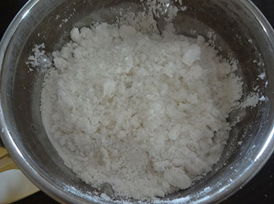 grind rice for thambittu unde