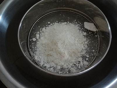 soak rice for thambittu unde