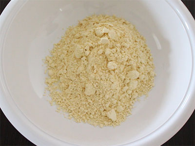 gram flour for thin kara sev mixture or omapodi mixture