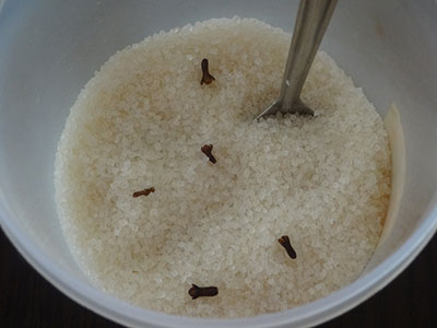 drying goaseberry for amla powder or nellikai pudi