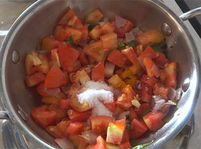 salt and turmeric for tomato kurma or tomato gojju