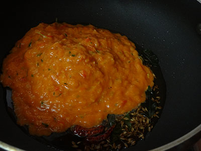 ground tomato paste for tomato onion chutney or red chutney