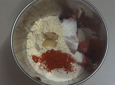 red cilli and ginger for instant tomato rava dosa or tomato rave dose