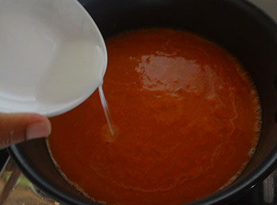 boiling tomato soup