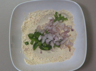 onion for tomlette or eggless omlette recipe