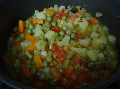 cooked vegetables for karnatka style veg sagu or saagu