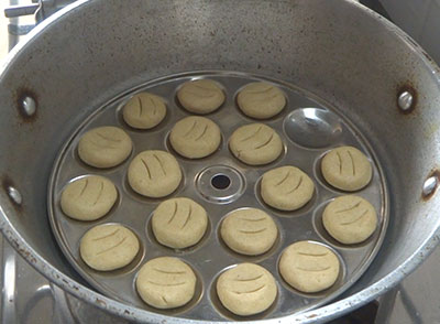 baking wheat flour benne biscuit or atta butter biscuit in cooker