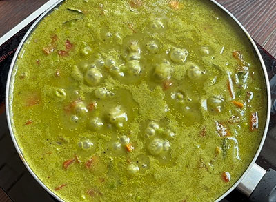 boiling batani kurma or green peas curry recipe