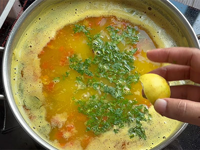 coriander leaves and lemon juice for bonda soup recipe