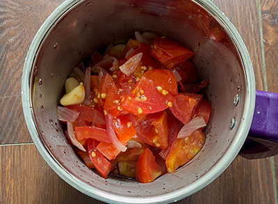 tomato red chilli sauce for leftover chapati noodles recipe