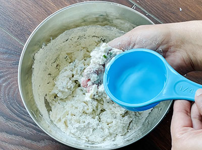 sticky dough for goli baje or mangalore bajji