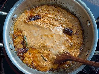 boiling kayi gojju or coconut gojju recipe