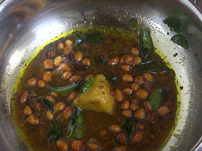 grind masala for kayi sasive gojjina chitranna recipe