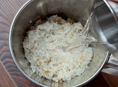 grinding rice for mandakki dose or murmura dosa recipe