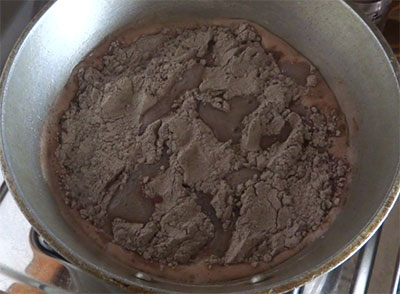cook ragi flour for ragi mudde or ragi balls