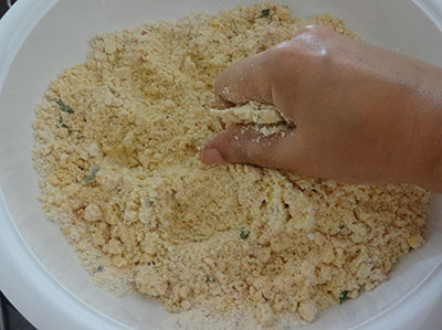 mixing dough for nippattu