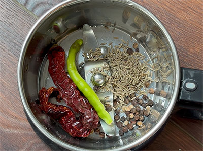 chillies, pepper and cumin for instant easy rasam recipe