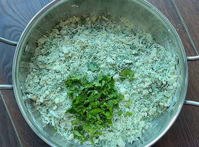 coriander leaves for sabsige bonda recipe or sabbasige soppu bajji pakoda