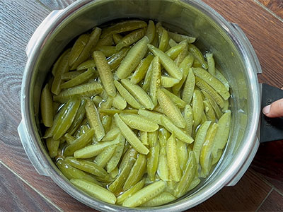 cooked Ivy gourd for thondekai kayirasa recipe