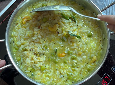 making tovve avalakki or aval or poha recipes